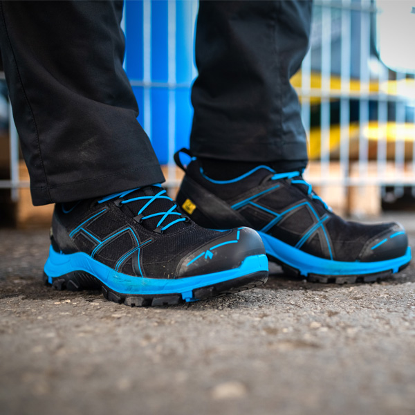 HAIX_Black_Eagle_Safety_40-1_low_black-blue_anwendung