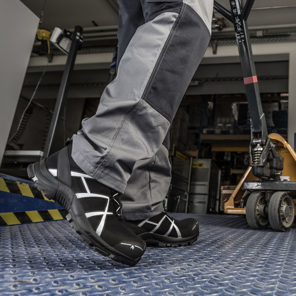 HAIX_BlackEagleSafety_41Low_schwarzsilber_Anwendung HAIX Black Eagle Safety 41 Low Sicherheitsschuh